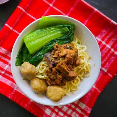 Resep Mie Ayam Jamur Pangsit: Cara Mudah Membuat Sendiri di Rumah, Gurih dan Lezat!